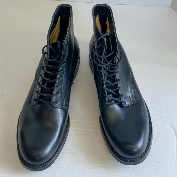 Vintage 1968 RCMP Black Dress/Work Boots - Picture 5 of 10
